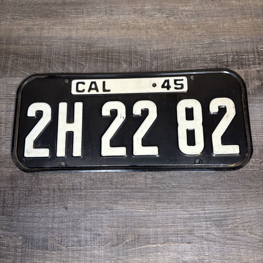 1945 California License Plate, Original, Classic, Black, White 2H 22 82 NICE!!!